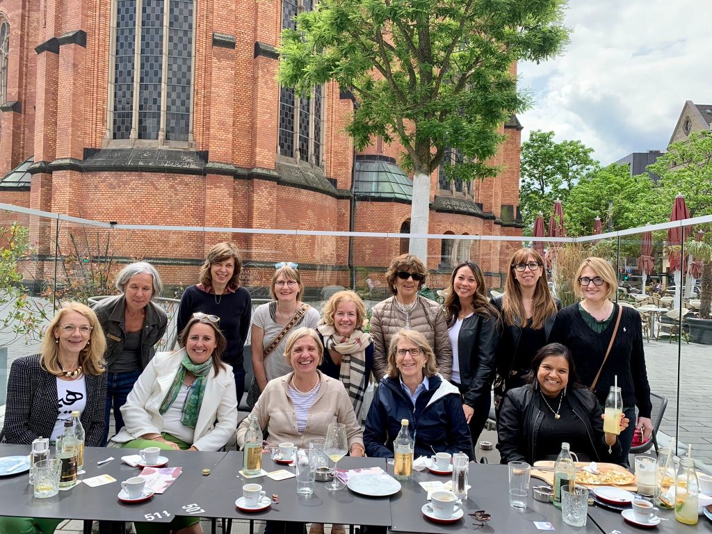 Clubs Rotterdam, Düsseldorf Königsallee en Milano La Scala