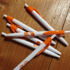 Orange The World pennen