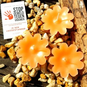 Orange the World drijfkaarsjes