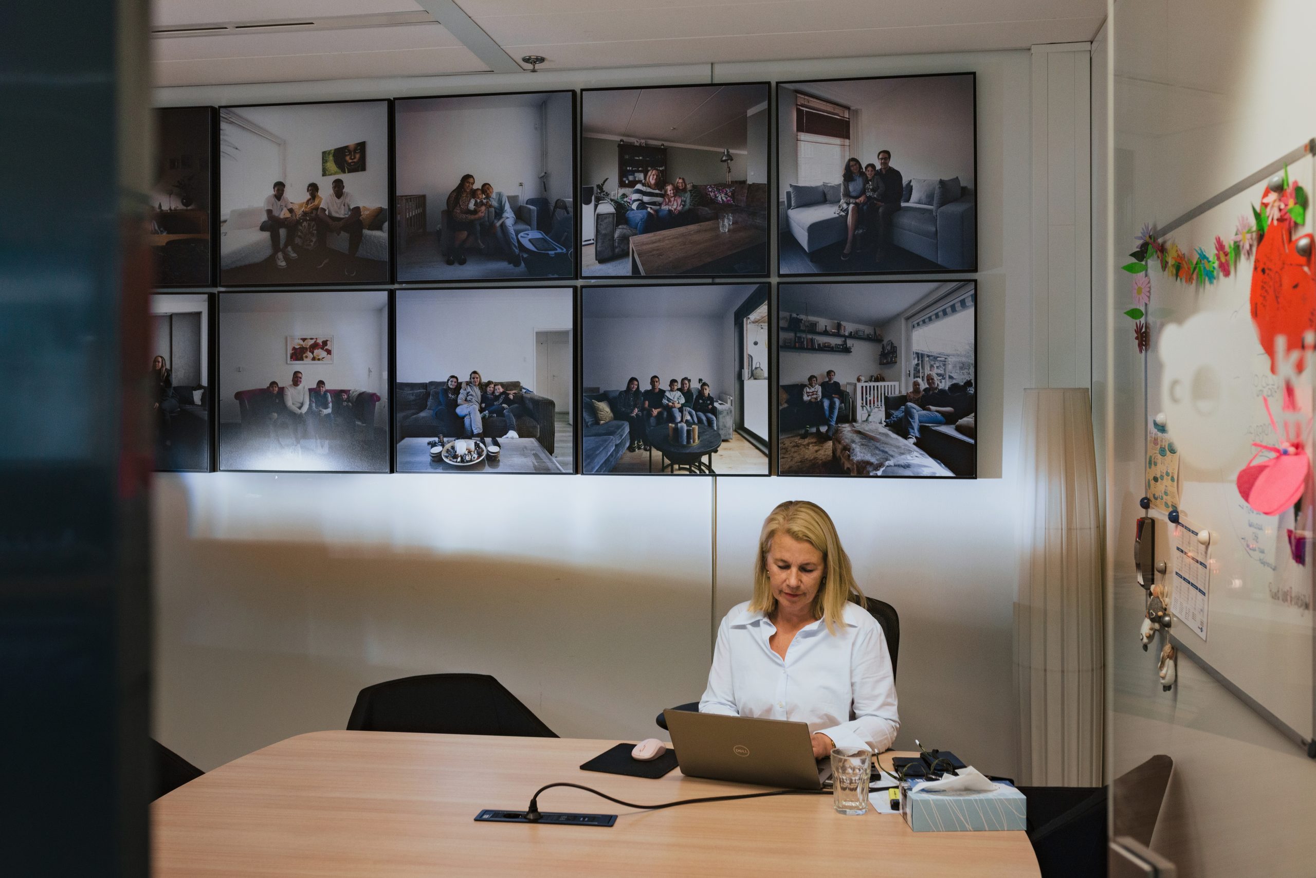 Annemarie Tuzgöl-Broekhoven, Kinderombudsman Metropool Amsterdam. Photographed in her office in Amsterdam by Jagoda Lasota. 7 August 2025. Licensed for press, PR and communication use in the Netherlands.
